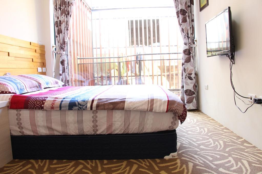 Apartamento Time Goes Fast Tainan Exterior foto