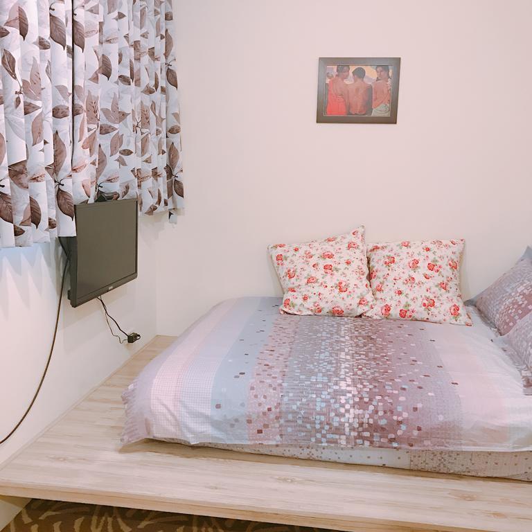 Apartamento Time Goes Fast Tainan Exterior foto